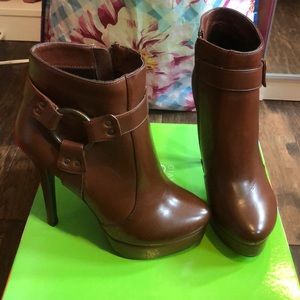 Charles David Adria Heel Bootie 7.5